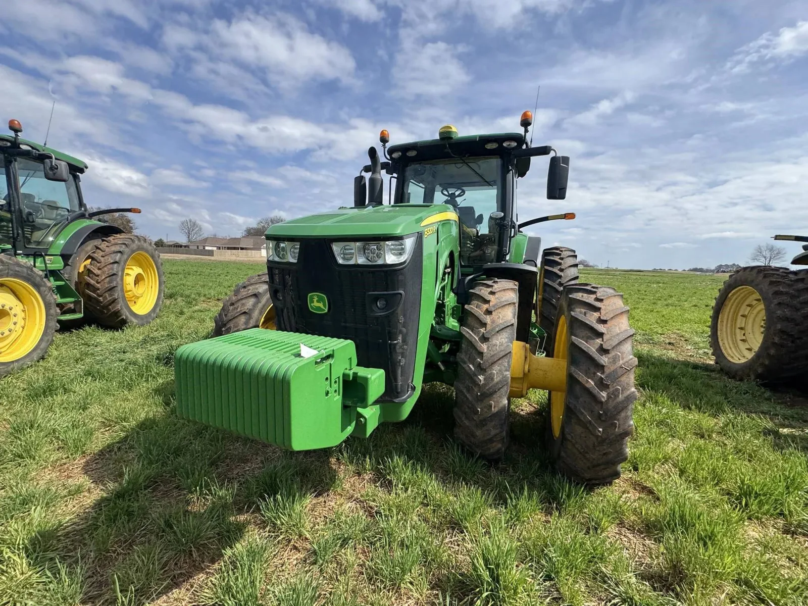 2017 JOHN DEERE 8320R